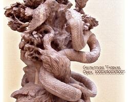 Скульптура из массива ореха «Гюрьза». Размеры 1000х500х500.