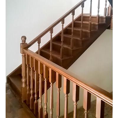 Трехмаршевая лестница из ясеня ЛМ 38