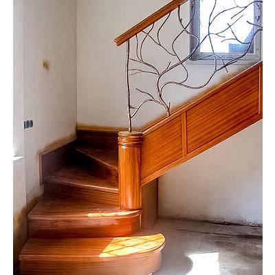 Г-образная лестница с забежными ступенями ЛМ 04