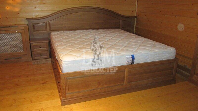 Двуспальная кровать с тумбами