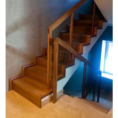 Прямая п-образная лестница из ясеня ЛМ 36