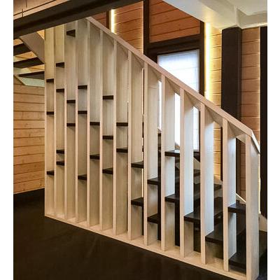 Лестница на тетивах из массива бука ЛМ 06